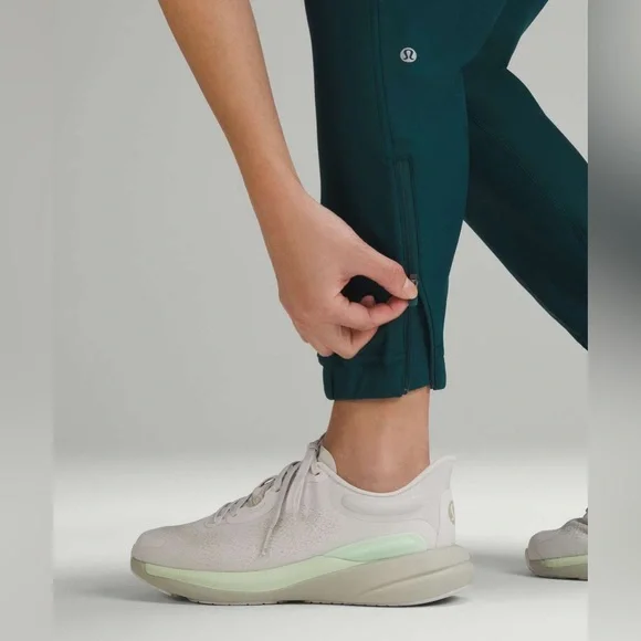 Lululemon Adapted State High-Rise Fleece Jogger - Picture 3 of 9